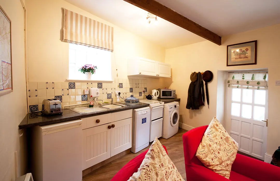 The Cottage At Weston Lawn-1